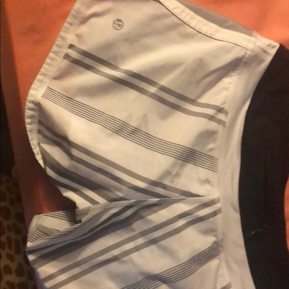 Lululemon size 4 shorts - Picture 2 of 4